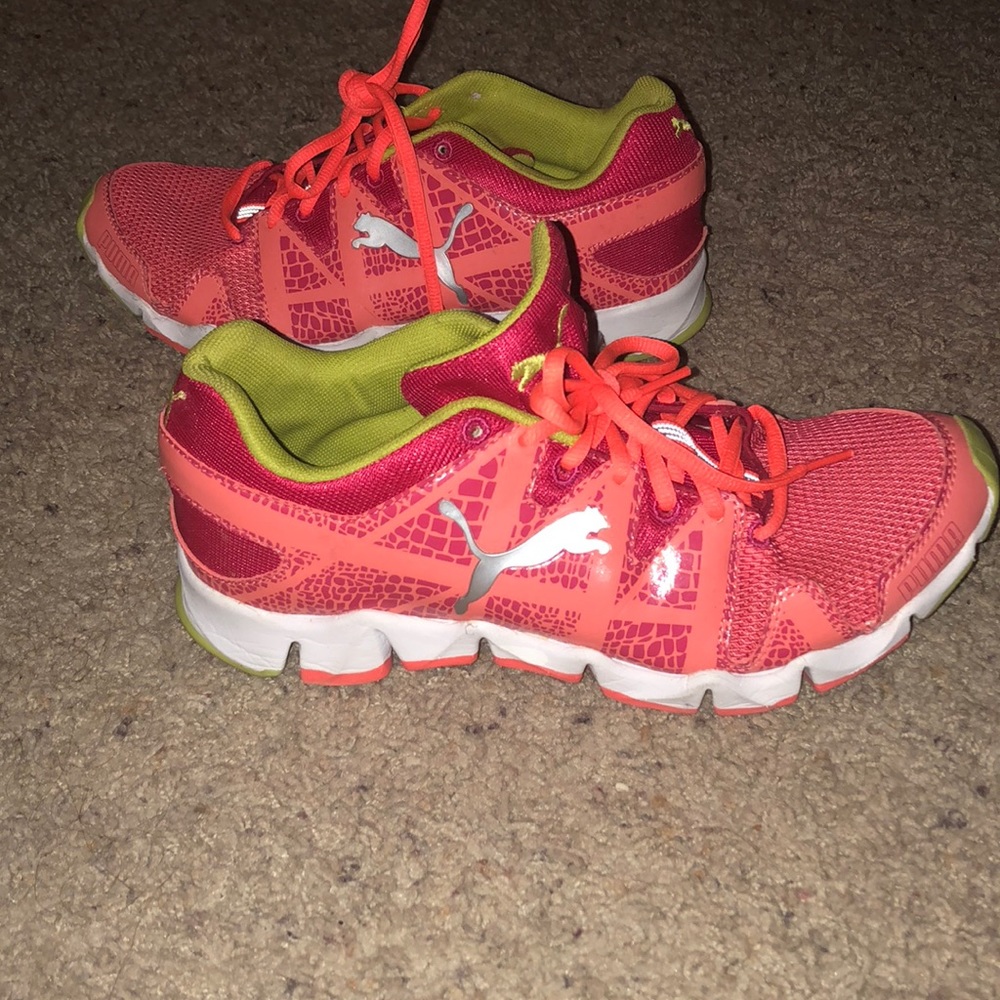 Women’s Neon Puma running sneakers 8.5